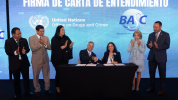De izquierda a derecha: Raúl Villalobos, presidente BASC Panamá; Oscar Sánchez, presidente de la Junta Directiva de WBO; Soraya Valdivieso, directora general de la Autoridad Nacional de Aduanas Panamá; Erik Moncayo, presidente internacional WBO; Cristina Iampieri, jefa del Programa de Control de Carga y Pasajeros de la UNODC; Giomar González, directora ejecutiva BASC Panamá; y James L. Collins, Comisionado Adjunto de la Oficina de Asuntos Internacionales de CBP.