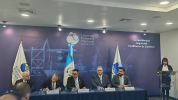 De izqueirda a derecha: Oscar Andrade, presidente de la Junta Directiva de BASC Guatemala; Erik Moncayo, presidente internacional de WBO; Mgtr. José Fernández Soriano, presidente de la Coordinación General de la Autoridad Designada del Sistema Portuario Nacional; Jorge Wellmann, director ejecutivo de BASC Guatemala; y Mgtr. Leonel Molina Cabrera, director general de la CPN.