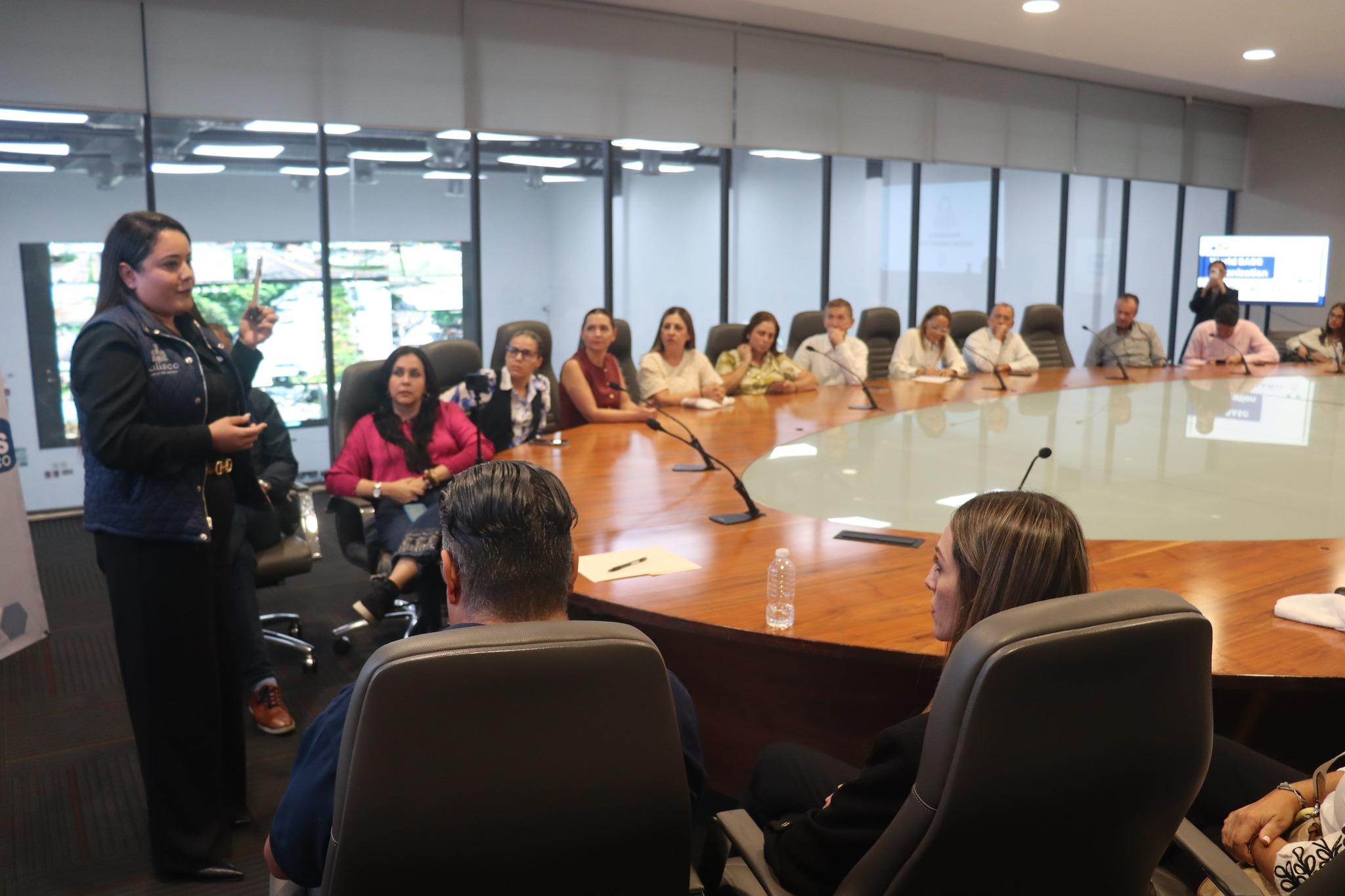 Para fortalecer la colaboración en materia de seguridad con el sector productivo del estado, autoridades de C5 Escudo Jalisco sostuvieron una reunión con representantes de la Business Alliance for Secure Commerce (BASC), y la empresa Jabil.