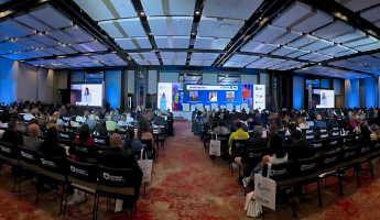 Suzanne Lemaitre, directora ejecutiva de WBO, durante su discurso de bienvenida en la instalación oficial del Congreso Nacional BASC Colombia 2025.